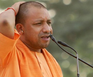 بہرائچ میں اینٹ کاروباریوں اور آنگن باڑی کارکنان کا یوگی حکومت کے خلاف مظاہرہ