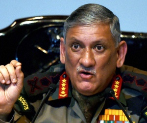 سیکورٹی فورسز کے خلاف جو کوئیبندوق اٹھا ئے گا وہ زندہ نہیں رہے گا۔کارگل جنگ کی بیسویں سالگرہ پر آرمی چیف کا بیان