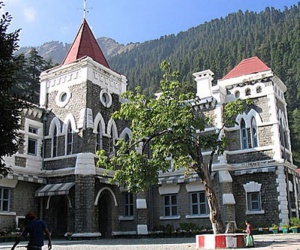 بھگوا ملزمین کی غیر حاضری پر عدالت سخت برہم، ہفتہ میں ایک مرتبہ کورٹ میں حاضر ہونے کا حکم