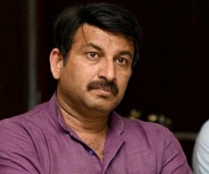 48 سیٹوں پر جیت کا دعوی کرنے والے منوج تیواری نے کیجریوال کو دی مبارکباد ۔ بی جے پی کی شکست پر افسوس کا اظہار