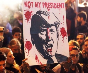 امریکی صدر کے خلا ف واشنگٹن اور نیویارک میں مظاہرے،برطرفی کا مطالبہ