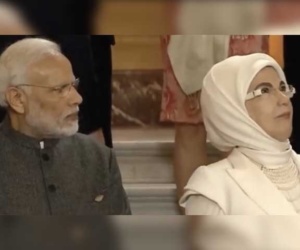ترک خاتون اول کے ہاتھوں وزیر اعظم نریندر مودی کے بے عزتی ۔سوشل میڈیا پر ویڈیو ہوئی وائرل