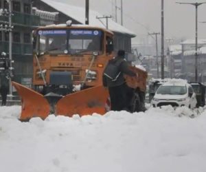 سری نگر میں ایک ہی کنبہ کے پانچ اراکین کی دم گھٹنے سے موت، فاروق اور عمر عبداللہ کا اظہار رنج و الم