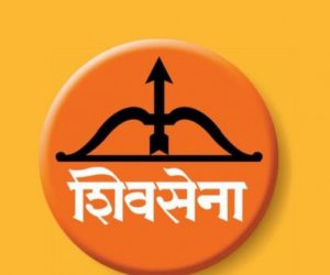 بی جے پی شیوسینا میں 5 بڑے محکموں پرکھینچاتانی وزیراعلیٰ کے عہدے کی مانگ اہم وزارتوں کے لیے دباﺅبنانے کی سیاست