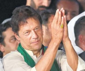 ہندوستان خفیہ جانکاری فراہم کرنے کے ساتھ امن بحالی کے لیے ایک موقع دے، پاکستانی پی ایم عمران کی اپیل