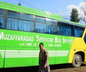 ہند و پاک تعلقات کشیدہ ہونے کے باوجود کشمیر اور مقبوضہ کشمیر کے درمیان کارواں امن بس خدمات دوبارہ بحال