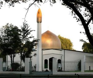 نیوزی لینڈ دہشت گردانہ حملہ میں 50 نمازی حالت سجد ہ میں رب کے حضور پیش ہوگئے ۔ حفظ ماتقدم کے طور پر پولس نے مساجد میں لگوائے تالے