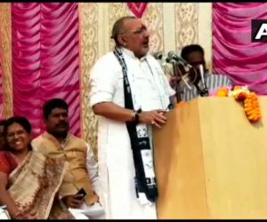 گری راج کے پلیٹ فارم پر مسکراتی نظر آئی مظفر پور شیلٹر ہوم کی ملزمہ منجو ورما