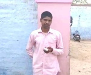 بی جے پی کو غیر ارادی طور پر ووٹ پڑ جانے کے احساس جرم میں پون کمار نے اپنی انگلی ہی کاٹ ڈالی