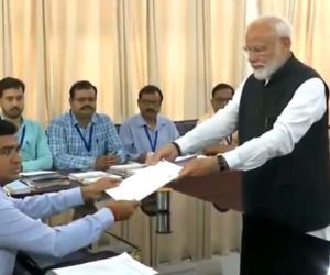 وارانسی میں پی ایم مودی نے داخل کیاپرچہ نامزدگی۔نتیش کمارسمیت این ڈی اے کے سینئرلیڈران کی شرکت