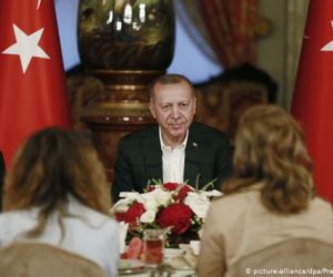 سابق جرمن فٹ بالرنے ترک صدر کے ساتھ روزہ افطار کیا۔ عثمانی دور حکومت کے ایک یادگاری مقام پر کیا گیاتھا اہتمام