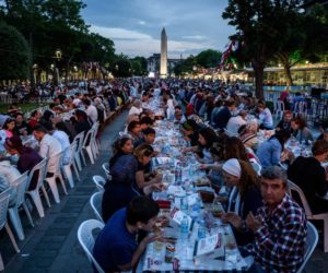 جن ممالک میں سورج غروب نہیں ہوتاوہاں کے مسلمان کس طرح رکھتے ہیں روزہ ؟