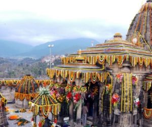 آگ لگنے سے شیو مندر تباہ، چاندی کی مورتیاں و دیگر چیزیں خاکستر