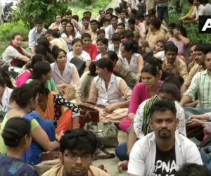 ملک میں ملازمت کا قحط بدستور جاری ، مودی سرکار نے اسپتالوں کے درجنوں ملازمین کو دکھایا باہر کا راستہ