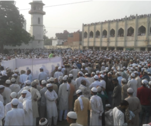 نم آنکھوں کے ساتھ شیخ طریقت مولانا افتحارالحسن کاندھلوی سپرد خاک ۔ نمازہ جنازہ میں ہزار وں افراد کی شرکت