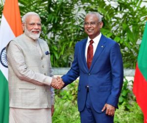 ہمسائے سب سے پہلے کی پالیسی پر مودی عمل پیرا ۔ لیکن اصل پڑوسیوں پر توجہ نہیں !