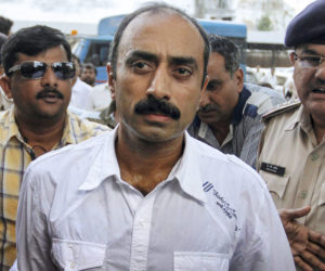 نریندر مودی کی پالیسی پر مسلسل تنقید کرنے والے آئی پی ایس افسر سنجیوبھٹ کو ایک پرانے معاملے میں عدالت نے سنائی عمر قید کی سزا !