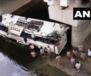 آگرہ میں خوفناک سڑک حادثہ، بس میں سوار 29 افراد کی موت
