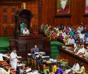 کرناٹک کے 14 باغی ارکان اسمبلی نا اہل قرار۔ بی جے پی کا کھیل خطرے میں !