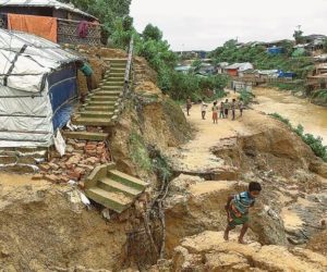 روہنگیا پناہ گزین کیمپوں میں لینڈ سلائیڈنگ ۔10افراد جاں بحق
