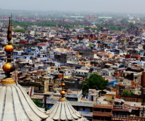 پرانی دہلی میں معمولی سے تکرار فرقہ وارانہ جنگ میں تبدیل ۔ علاقے میں پولس تعینات