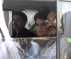 پرینکا گاندھی گرفتار ۔ راہل گاندھی کا یوگی حکومت کے خلاف شدید ردعمل