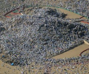 لاکھوں عازمین حج عرفات پہنچ گئے، آج حج کارکن اعظم وقوف عرفہ ادا کریں گے