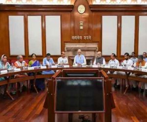 کشمیر میں پراسرار کشیدگی برقرار ۔ وزیر اعظم مودی کی رہائش پر کابینہ کی میٹنگ شروع ؟