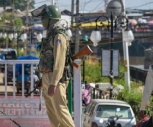 جموں و کشمیر: کئی ضلعوں میں فون اور انٹرنیٹ خدمات بحال، 19 اگست سے کھلیں گے اسکول و کالج