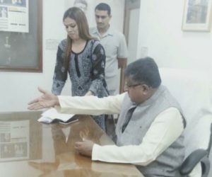 وزیر قانون سے ایڈوکیٹ نازیہ الہی خان کی ملاقات ۔ تین طلاق کے بعد حلالہ کے خلاف قانون لانے کا مطالبہ 