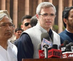 کشمیر میں حالات تشویش ناک، کئی بڑے رہنما نظر بند، انٹرنیٹ کی سروس معطل