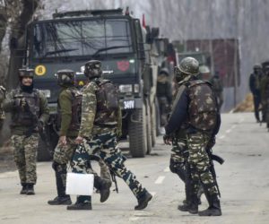 کشمیر میں کرفیو اور پابندی کے ایک ماہ مکمل ۔ نظام زندگی مسلسل تھپ