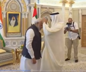 متحدہ عرب امارات نے وزیر اعظم مودی کو اعلی ترین شہری اعزاز سے سرفراز کیا ۔ دنیا بھر میں یو اے ای کے اقدام کی مذمت