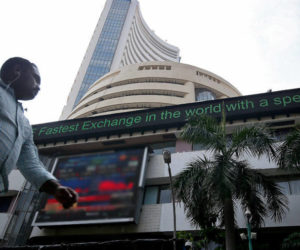 جموں و کشمیر میں بدلتے حالات کے سبب سینسیکس میں سوا پانچ سو پوائنٹس کی گراوٹ