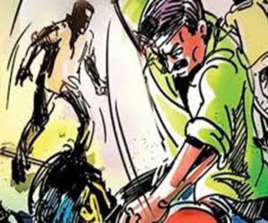 ایک نوجوان نے اپنا دفاع کرتے ہوئے ماب لنچنگ کی کوشش کرنے والے تین ہجومی دہشت گردوں کو موت کے گھاٹ اتاردیا!   مقتولین کے اعزہ کا دعویٰ