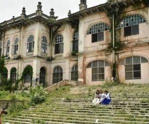 تلنگانہ حکومت کو جھٹکا : تاریخی عمارت کے انہدام پر ہائی کورٹ نے لگائی روک ! 