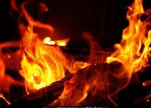 معشوقہ سے ملنے گئے دلت نوجوان کو لوگوں نے زندہ جلایا، صدمہ میں ماں کی موت