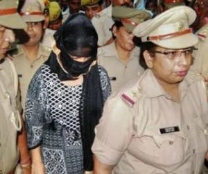 جانوروں کی طرح بی جے پی رہنما میرا جنسی استحصال کرتے تھے، جنسی استحصال کی شِکار لاء طالبہ نے میڈیا کو سنائی سوامی چنمیانند کے ’ ہوس کی داستان ‘