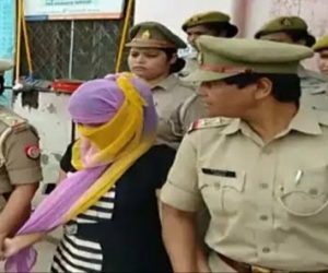 سوامی چنمیانند پر عصمت دری کا الزام عائد کرنے والی متاثرہ کو ایس آئی ٹی نے کیا گرفتار