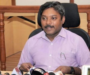 ایک اور آئی اے ایس افسر کا استعفی، خطرے میں جمہوریت!