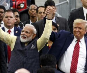 ہندوستان کشمیر سے پابندیاں ہٹاکر وہاں انتخابات کرائے اور رہنماﺅں سے بات چیت کرے :امریکہ