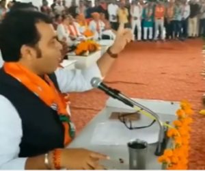 اگر پاکستان، بھارت کو آنکھ دکھانے کی جرأت کرے گا تو ہم وہاں تباہی مچا دیں گے، اترپردیش کے ریاستی وزیر کا متنازع بیان