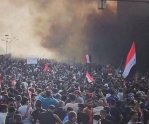 عراق میں پرتشدد مظاہرے کے دوران مرنے والوں کی تعداد ہوئی 65، بعض علاقوں سے آج کرفیو ہٹائے جانے کی خبر