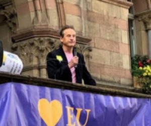 کشمیر میں جمہوری اصولوں کو پامال کیا جارہا ہے۔ ساری دنیا کو اس سلسلے میں سخت نوٹس لینے کی ضرورت ہے: برطانوی پارلیمنٹ رکن کرس ڈیوس کا بیان