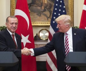 ٹرمپ نے بالآخر گھٹنے ٹیک دیا ۔ ترکی پر عائد پابندیاں ختم کرنے کا اعلان