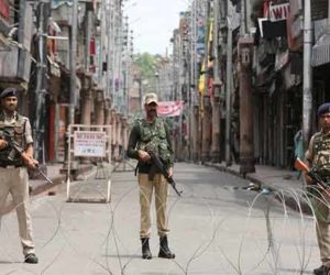 ملک کی 30 سے زائد تنظیموں، دانشوروں، سماجی کارکنان اور فنکاروں نے جموں و کشمیر میں دفعہ 370 اور 35 اے کو دوبارہ بحال کرنے کا مطالبہ کیا