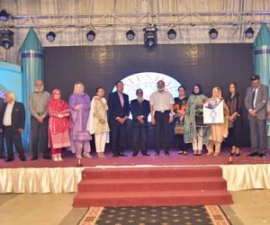 رومی، سعدی اور شیرازی کو سمجھنے کیلئے فارسی کی بحالی ضروری ۔حکومت پاکستان دورباہ فارسی کی تعلیم شروع کرے :ماہرین