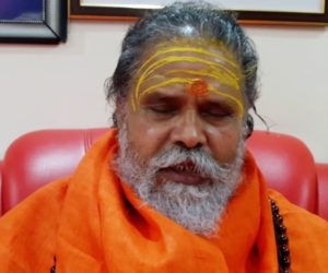 ریویو پٹیشن کے فیصلے سے اکھاڑا پریشد چراغ پا، آل انڈیا مسلم پرسنل لاء بورڈ پر غداری کا مقدمہ درج کرنے کا مطالبہ