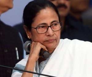 ممتا بنرجی میں اندرا گاندھی کی جھلک نظر آتی ہے، ملک کو موجودہ بحران سے دیدی ہی نکال سکتی ہیں: فرہاد حکیم