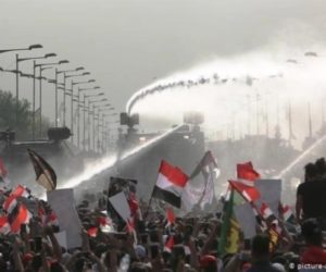 عراق: جاری احتجاجی مظاہرے کے دوران فورسز کی فائرنگ سے 15 افراد جاں بحق، 150 سے زائد زخمی